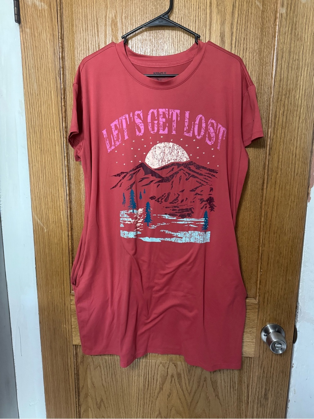 Relaxed Red Graphic Nightshirt with Mountain Print